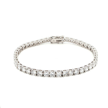 18K White Gold Brilliant Round Cut Lab-Grown Diamond Tennis Bracelet.
This 18K White Gold is the ultimate classic—endless rounds of brilliant-cut diamonds set in a seamless flow of sparkle. Perfect for those who appreciate timeless elegance with effortless versatility.
