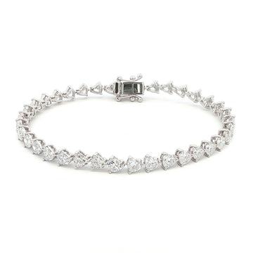 18K White Gold Heart-Cut Lab-Grown Diamond Tennis Bracelet
An endless line of heart-cut diamonds set in 18K White Gold. This Lab-Grown Diamond Tennis Bracelet delivers exceptional brilliance, blending romance with modern luxury for timeless wear.