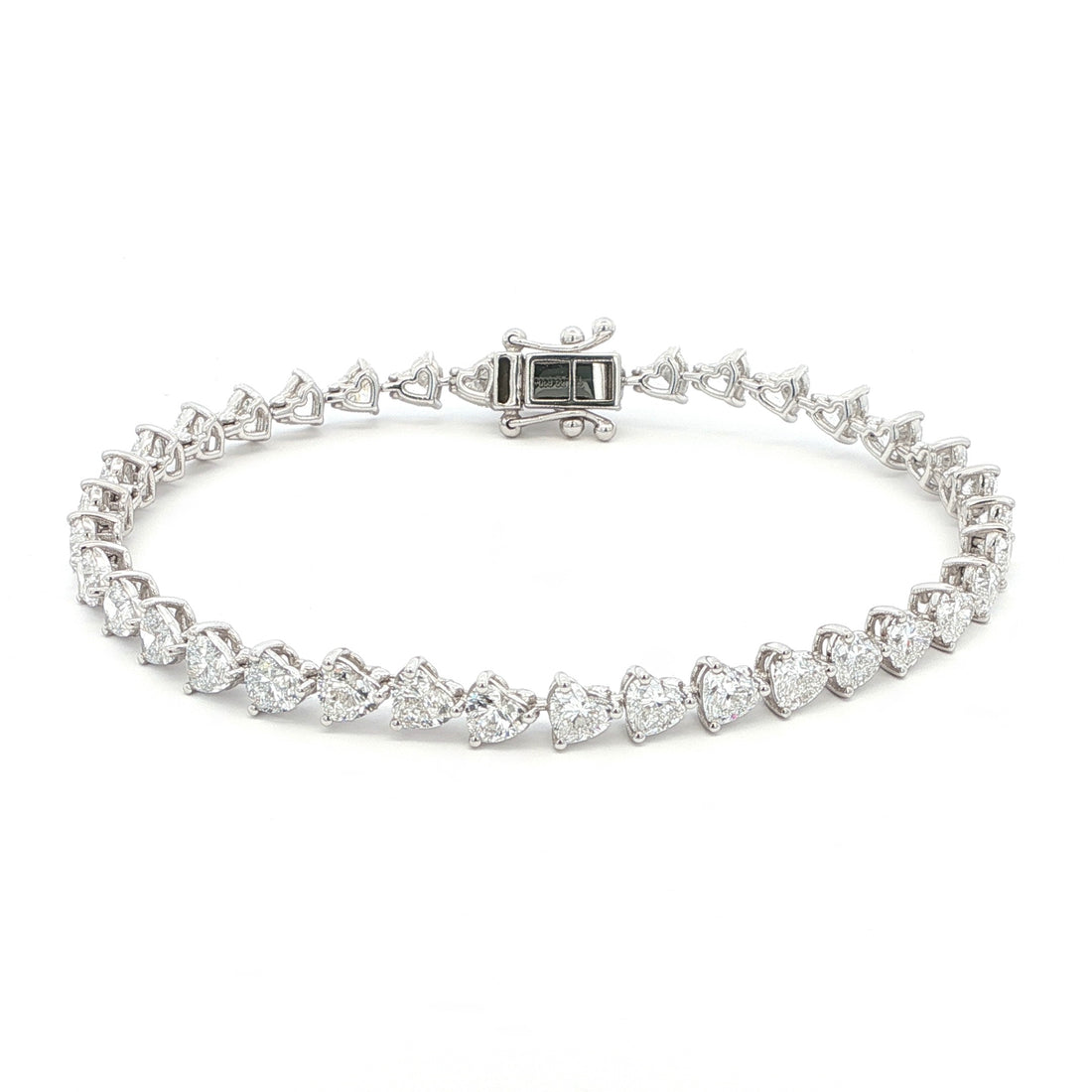 18K White Gold Heart-Cut Lab-Grown Diamond Tennis Bracelet

An endless line of heart-cut diamonds set in 18K White Gold. This Lab-Grown Diamond Tennis Bracelet delivers exceptional brilliance, blending romance with modern luxury for timeless wear.