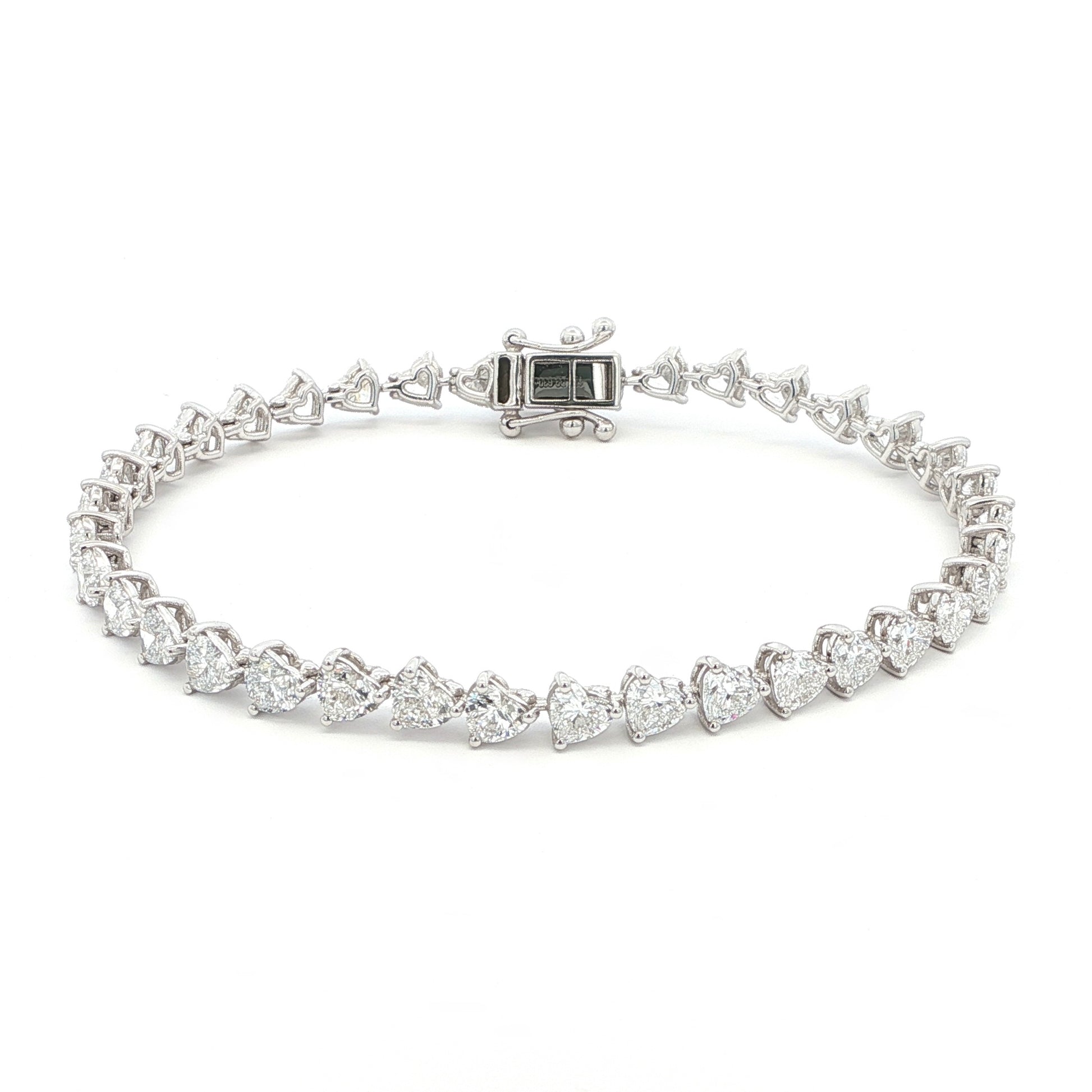 18K White Gold Heart-Cut Lab-Grown Diamond Tennis Bracelet

An endless line of heart-cut diamonds set in 18K White Gold. This Lab-Grown Diamond Tennis Bracelet delivers exceptional brilliance, blending romance with modern luxury for timeless wear.
