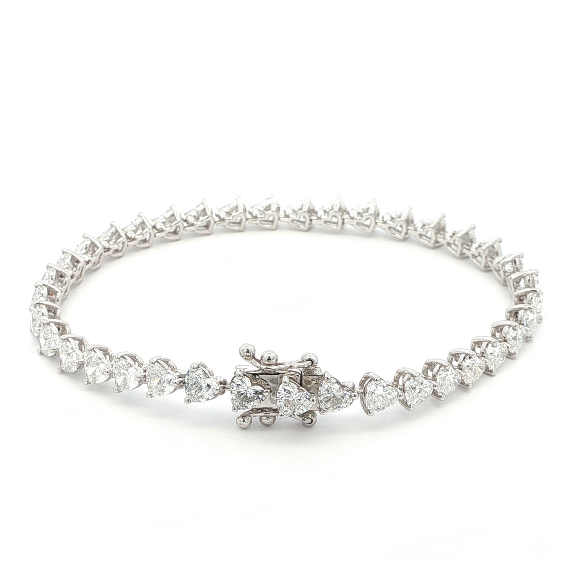 18K White Gold Heart-Cut Lab-Grown Diamond Tennis Bracelet

An endless line of heart-cut diamonds set in 18K White Gold. This Lab-Grown Diamond Tennis Bracelet delivers exceptional brilliance, blending romance with modern luxury for timeless wear.
