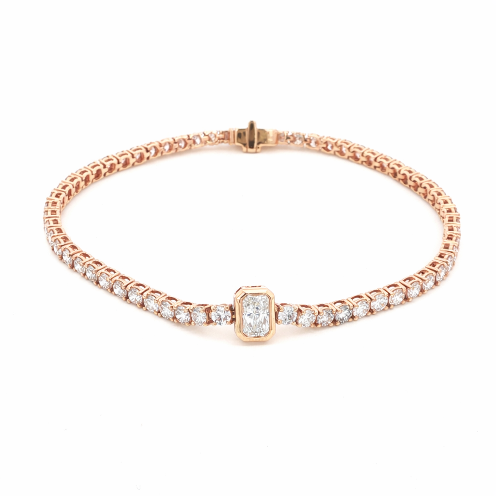 Emerald-Cut Center Pavé Tennis Lab-Grown Diamond Bracelet by By Angi, lab-grown diamond jeweller in Tsim Sha Tsui Hong Kong | TST HK Fine Jewellery By Angi 尖沙咀人造鑽石珠寶 - Emerald-Cut Center Pavé Tennis Lab Diamond 手鏈 | 香港TST求婚鑽石首飾