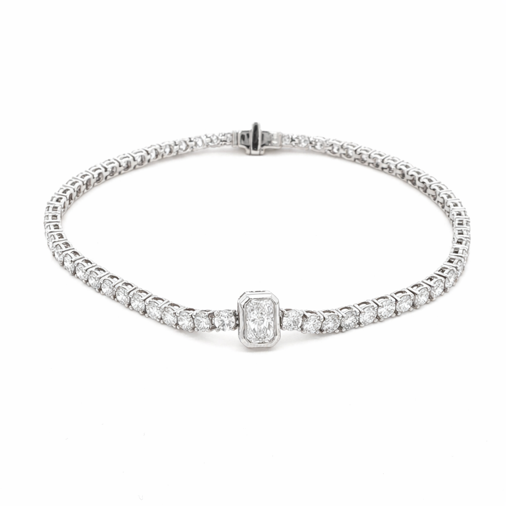 Emerald-Cut Center Pavé Tennis Lab-Grown Diamond Bracelet by By Angi, lab-grown diamond jeweller in Tsim Sha Tsui Hong Kong | TST HK Fine Jewellery By Angi 尖沙咀人造鑽石珠寶 - Emerald-Cut Center Pavé Tennis Lab Diamond 手鏈 | 香港TST求婚鑽石首飾