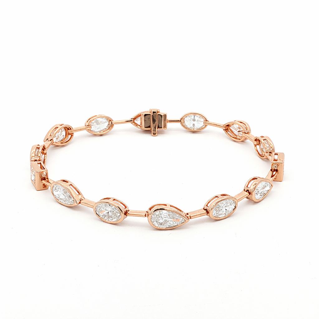 Trinity Bezel Lab-Grown Diamond Rose Gold Bracelet by By Angi, lab-grown diamond jeweller in Tsim Sha Tsui Hong Kong | TST HK Fine Jewellery 
By Angi 尖沙咀人造鑽石珠寶 - Trinity Bezel Lab Diamond 手鏈 | 香港TST求婚鑽石首飾
