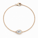 Pear Bezel Lab Grown Diamond Chain Bracelet with Rose Gold by By Angi, lab-grown diamond jeweller in Tsim Sha Tsui Hong Kong | TST HK Fine Jewellery
By Angi 尖沙咀人造鑽石珠寶 - Pear Bezel Lab Grown Diamond Chain Bracelet 梨形鑲邊實驗室培育鑽石鏈手鍊玫瑰金 | 香港TST人造鑽石lab diamond首飾 求婚戒指