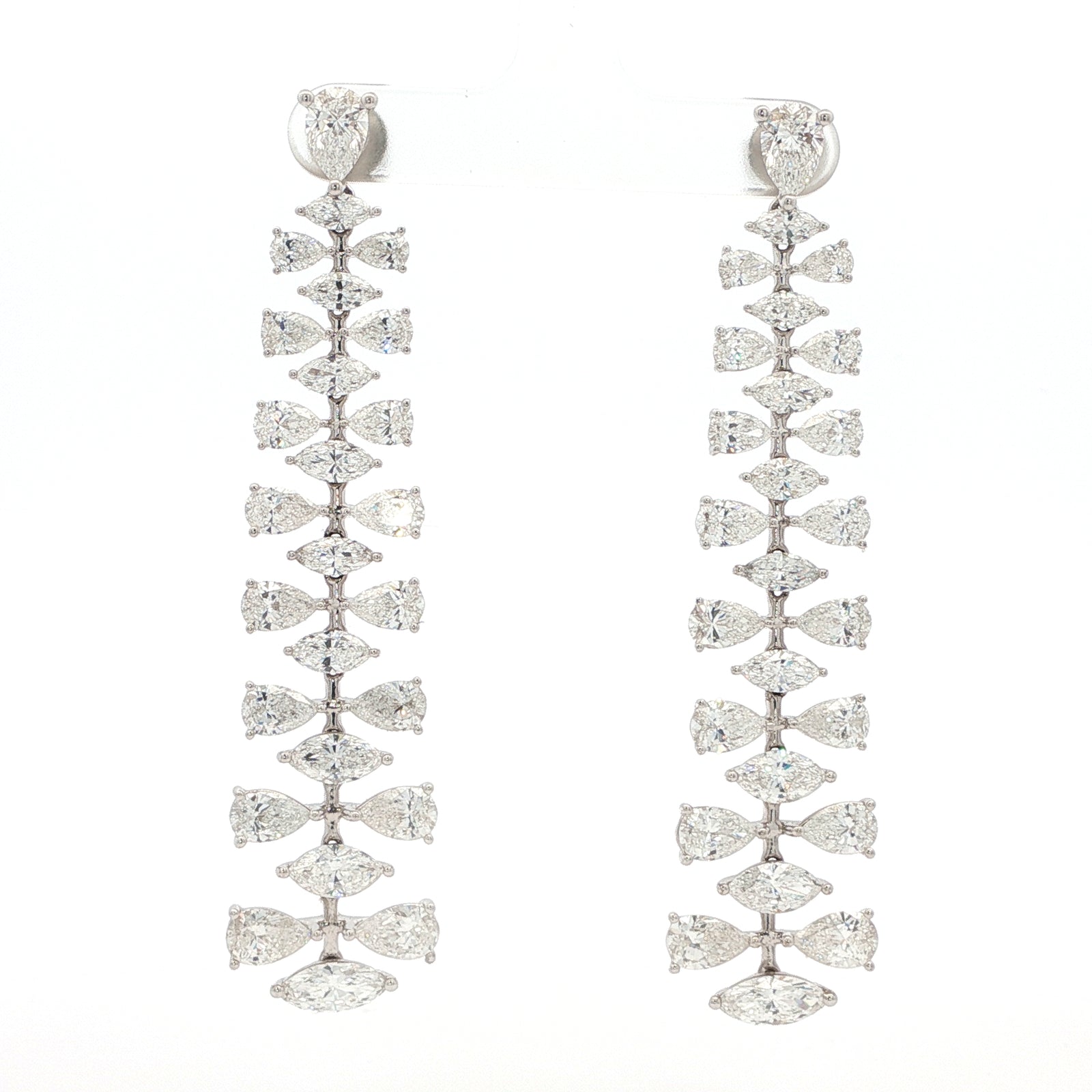 Elegant Marquise & Pear Lab Grown Diamond Drop Earrings - Lab Grown Diamond earrings - By Angi Showroom in Hong Kong TST/Tsim Sha Tsui 
- 鑽石耳環 - 培育鑽石  - By Angi 香港尖沙咀展示店