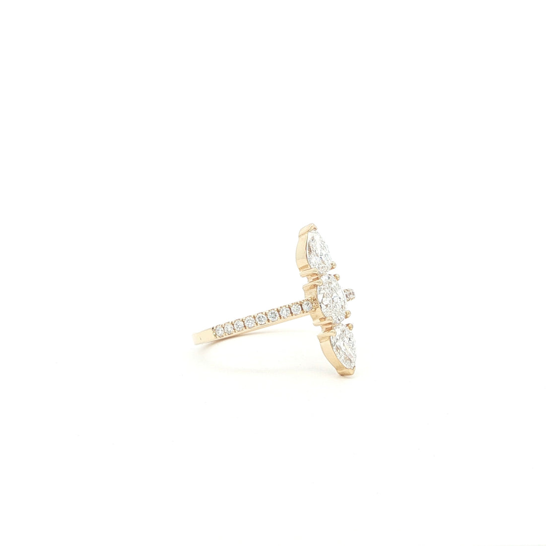 Three Stones Pear and Oval Lab-Grown Diamond Ring by By Angi, lab-grown diamond jeweller in Tsim Sha Tsui Hong Kong | TST HK Fine Jewellery
By Angi 尖沙咀人造鑽石珠寶 - Three Stones Pear and Oval Lab-Grown Diamond Ring 三顆梨形和橢圓形實驗室培育鑽石戒指 | 香港TST人造鑽石lab diamond首飾 求婚戒指