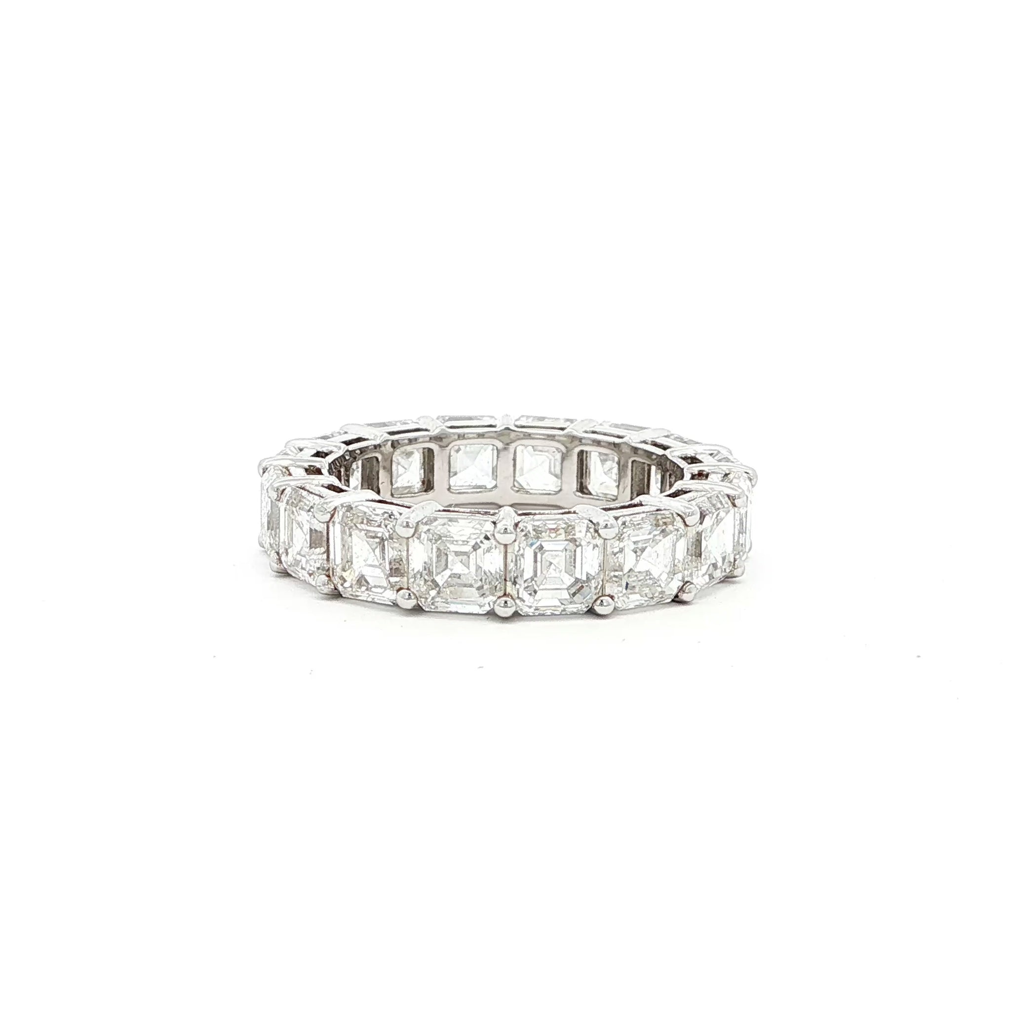 18K_White_Gold_Asscher_Lab_Grown_Diamond_Ring_Eternity

This 18K White Gold eternity ring embodies timeless sophistication, showcasing expertly step-cut Asscher diamonds. The seamless design ensures continuous sparkle and a luxurious feel, making it a perfect symbol of everlasting commitment and refined style.